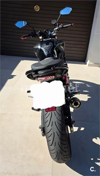 Suzuki Gladius 650 – Vista 3