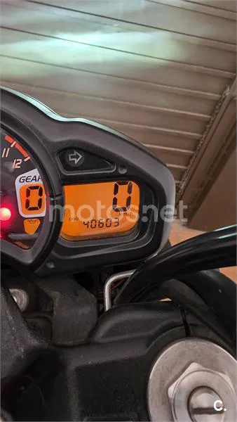 Suzuki Gladius 650 – Vista 5