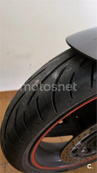 Suzuki Gladius 650 – Vista 8