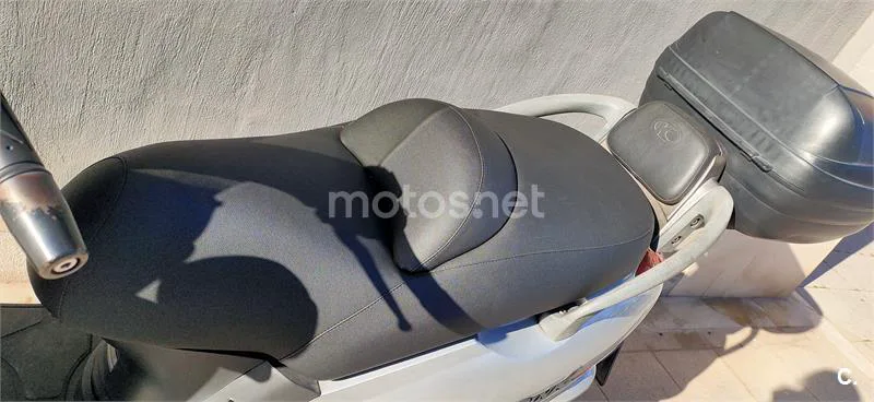 Kymco Grand Dink 125 – Vista 3