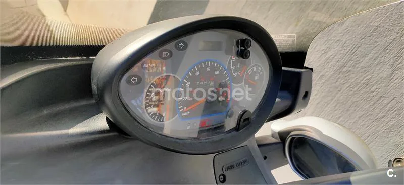 Kymco Grand Dink 125 – Vista 4