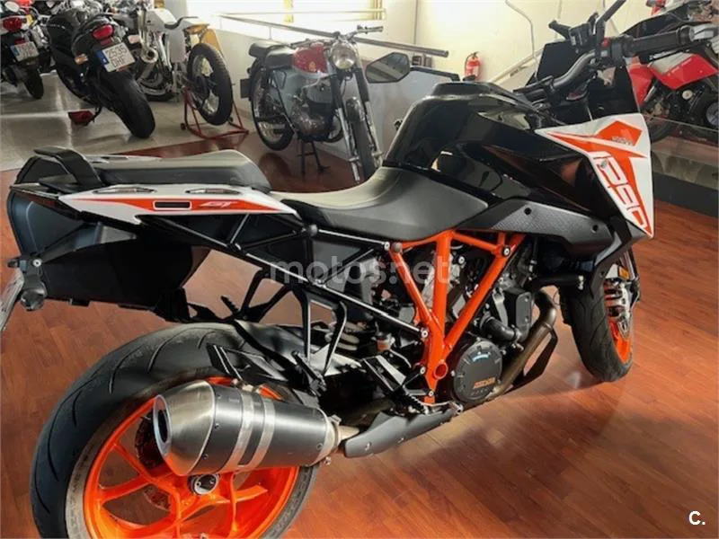 KTM 1290 Super Duke GT – Vista 5