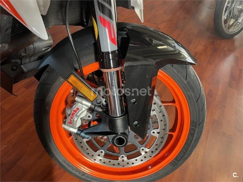 KTM 1290 Super Duke GT – Vista 8
