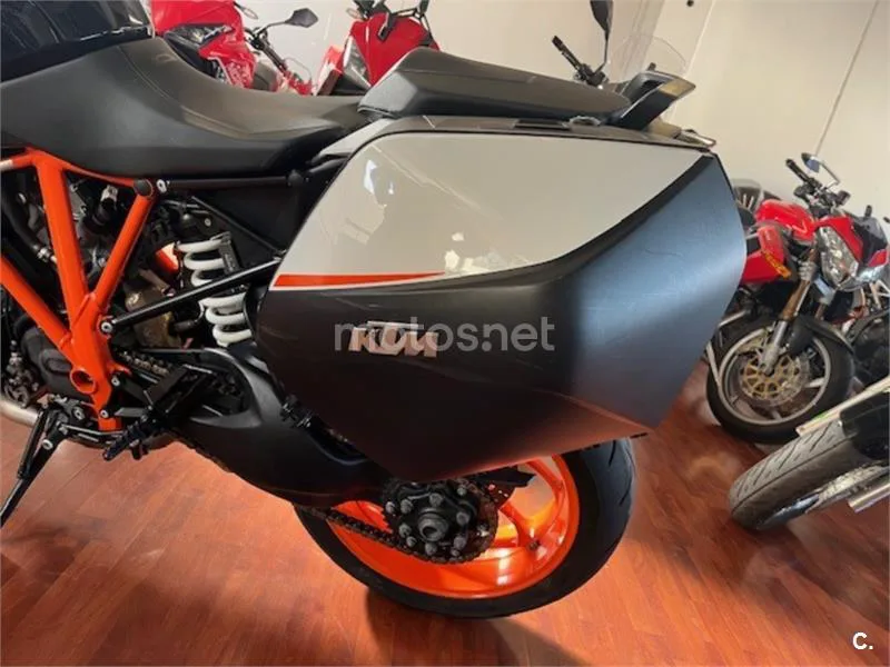 KTM 1290 Super Duke GT – Vista 9