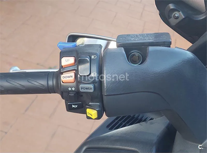 Suzuki Burgman 650 Executive – Vista 11