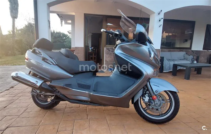 Suzuki Burgman 650 Executive – Vista 13