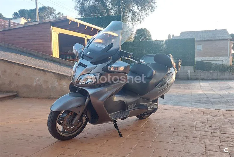 Suzuki Burgman 650 Executive – Vista 3