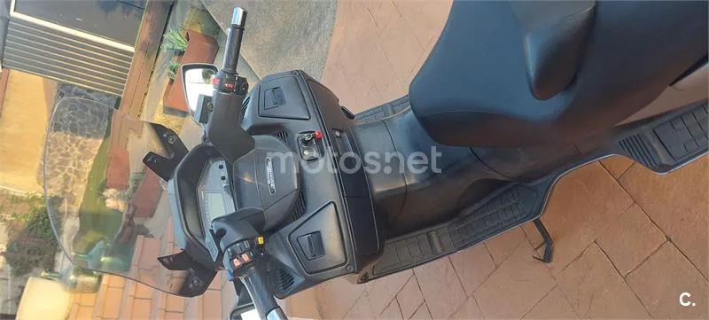 Suzuki Burgman 650 Executive – Vista 7