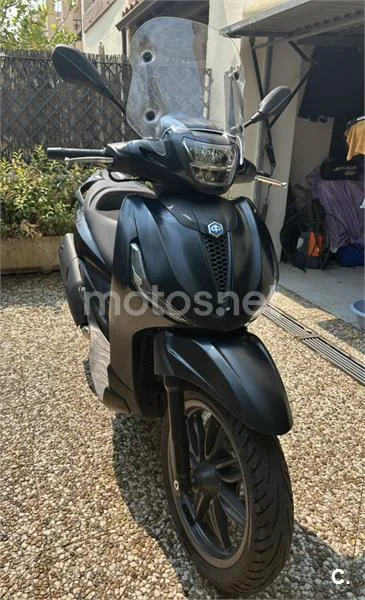Piaggio Beverly – Vista 2