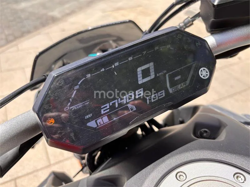 Yamaha MT-07 – Vista 15