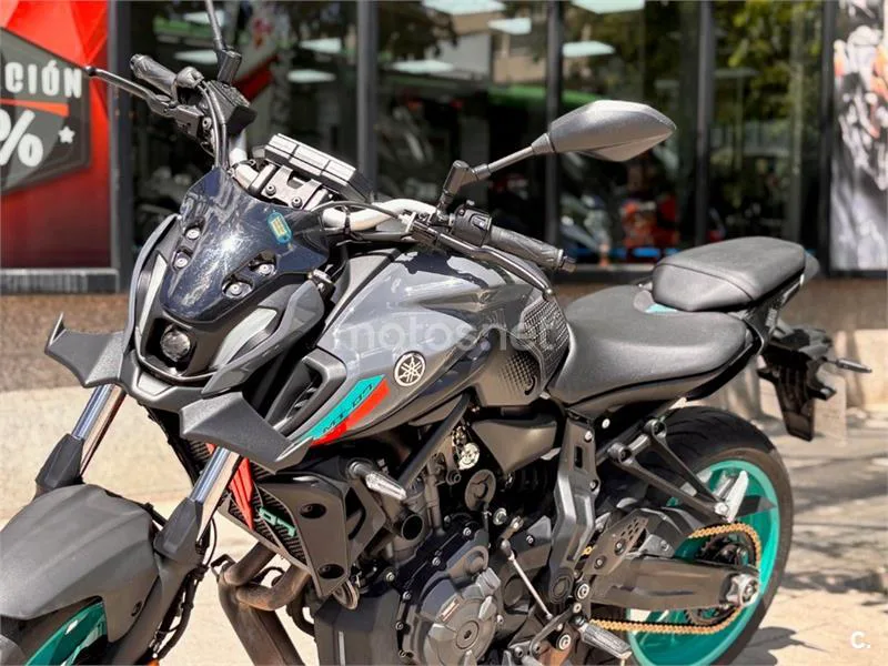 Yamaha MT-07 – Vista 16
