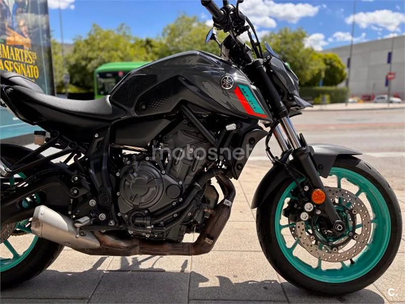 Yamaha MT-07 – Vista 7
