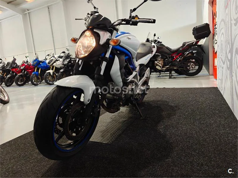 Suzuki SFV 650 Gladius – Vista 5