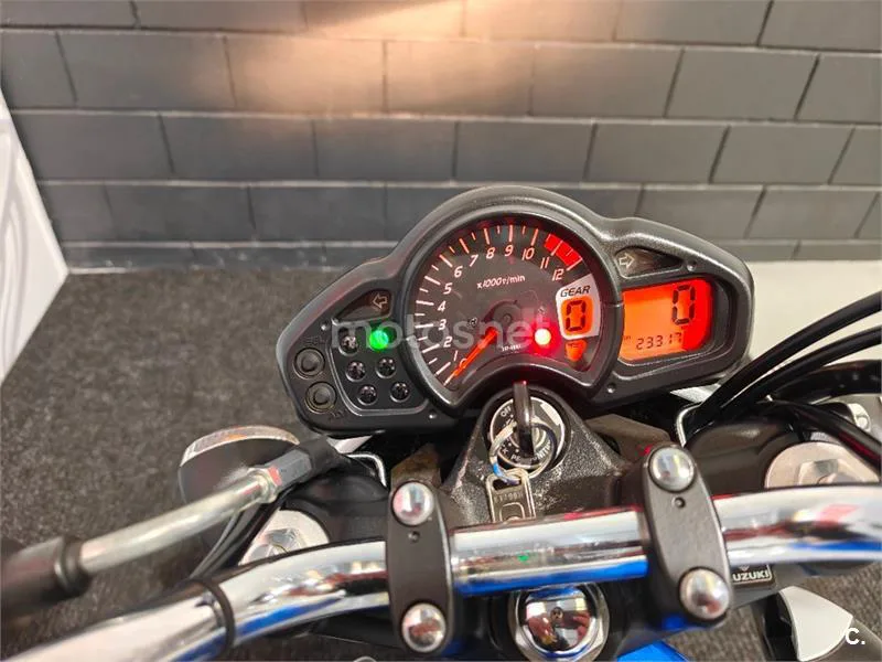 Suzuki SFV 650 Gladius – Vista 9