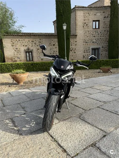 Triumph Street Triple 765 – Vista 10