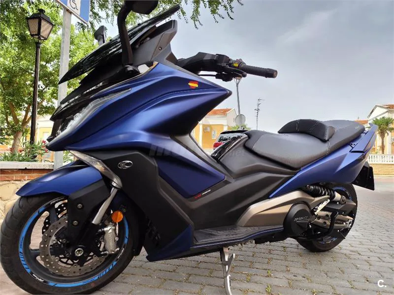 Kymco AK 550 – Vista 2