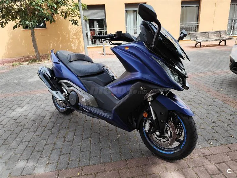 Kymco AK 550 – Vista 3