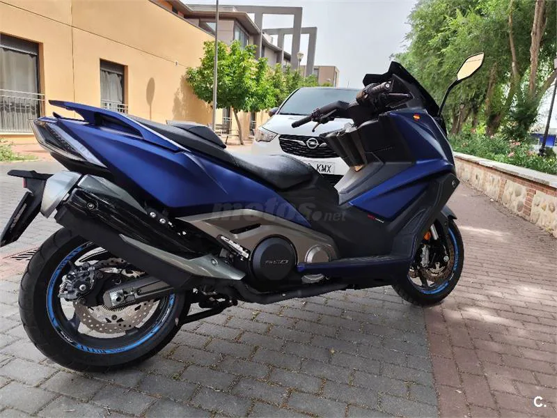 Kymco AK 550 – Vista 4