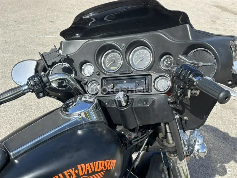 Harley-Davidson Touring Electra Glide Standard – Vista 4