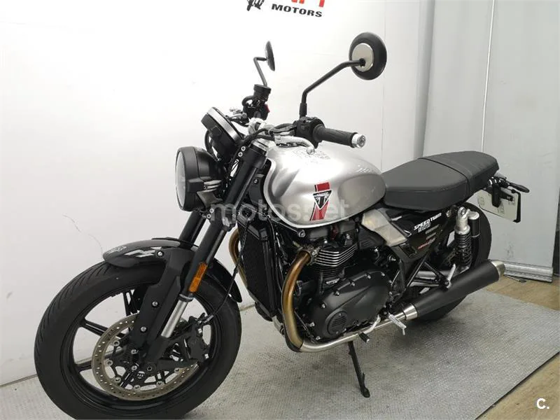 Triumph Speed Twin 900 – Vista 15