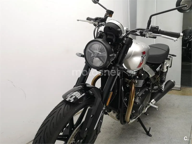 Triumph Speed Twin 900 – Vista 16
