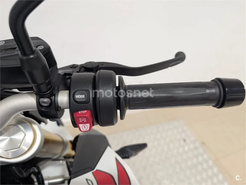 BMW F 900 R – Vista 11