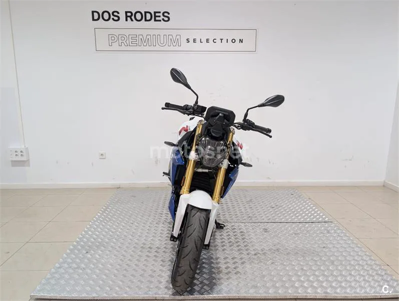 BMW F 900 R – Vista 3