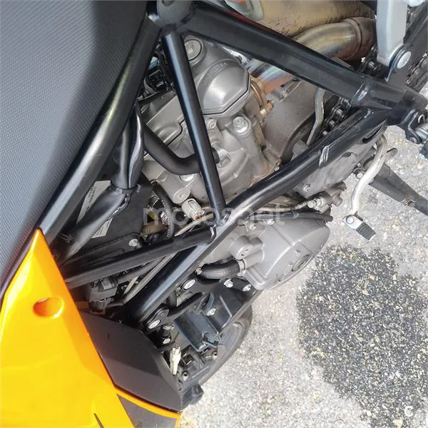 KTM 990 SUPERMOTO – Vista 10