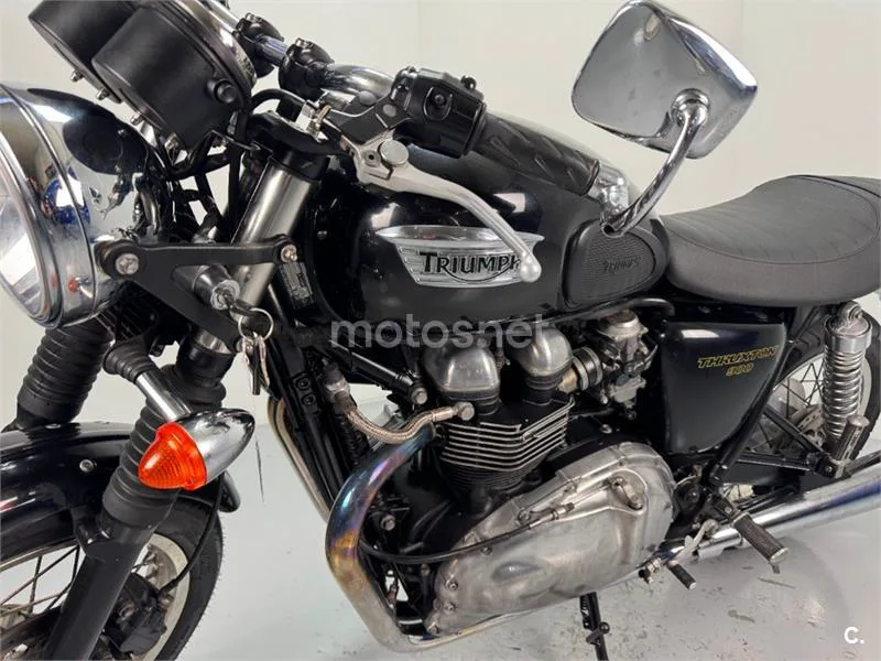 Triumph Thruxton EFI – Vista 14