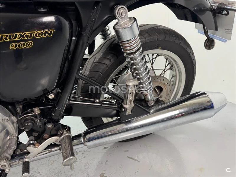 Triumph Thruxton EFI – Vista 17