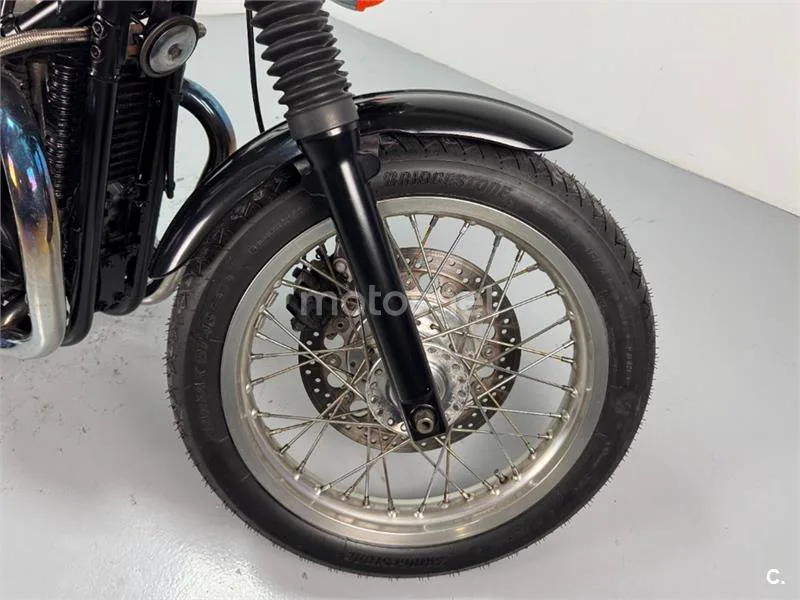 Triumph Thruxton EFI – Vista 3