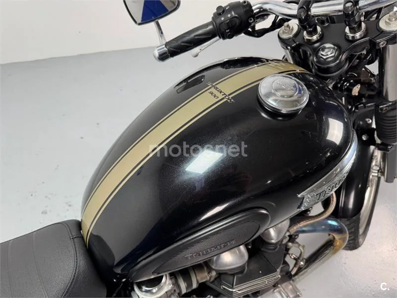 Triumph Thruxton EFI – Vista 10