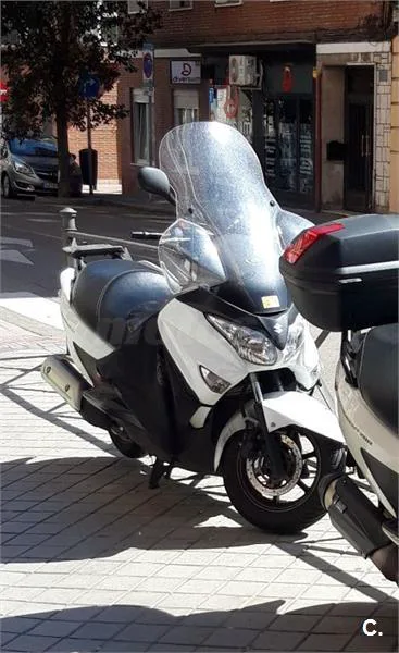 Suzuki Burgman 125 – Vista 2