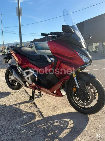 Honda Forza 750 – Vista 2