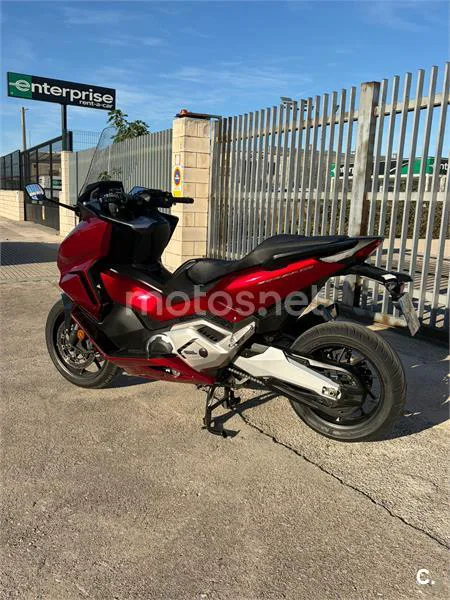 Honda Forza 750 – Vista 4