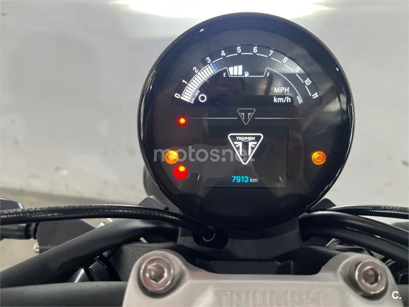 Triumph Trident 660 – Vista 21