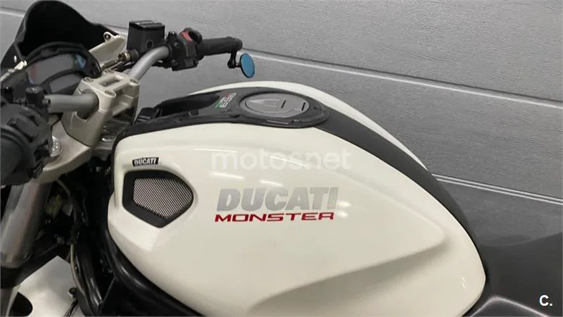 Ducati Monster 696 – Vista 15