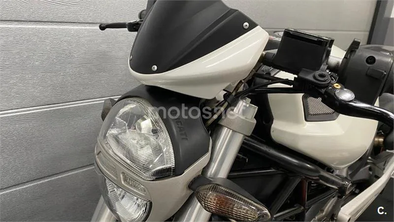 Ducati Monster 696 – Vista 19