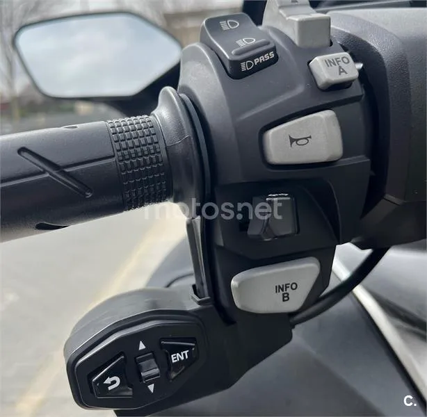 Honda Forza 350 – Vista 8