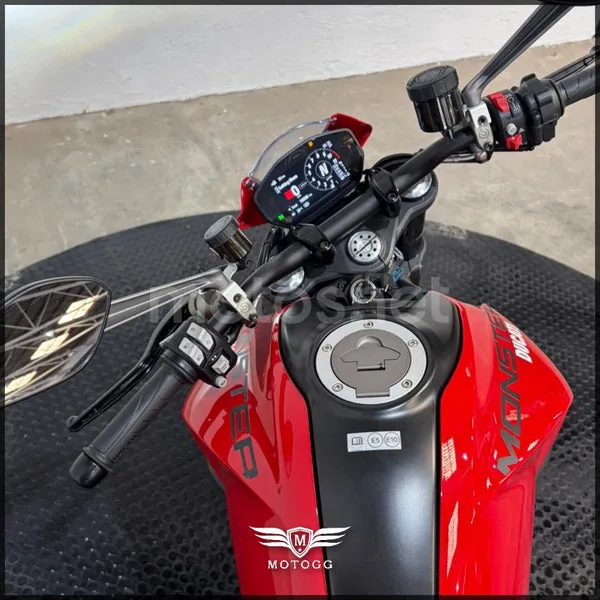 Ducati Monster – Vista 8