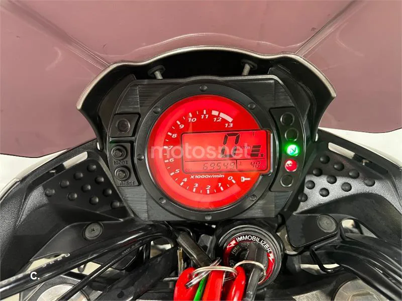 Kawasaki Z750 – Vista 9