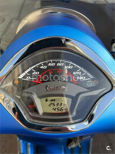 Vespa GTS 300 – Vista 2