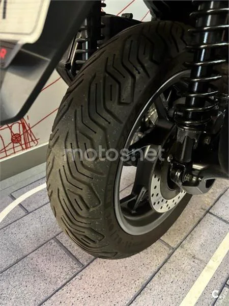 Yamaha XMAX 300 – Vista 6