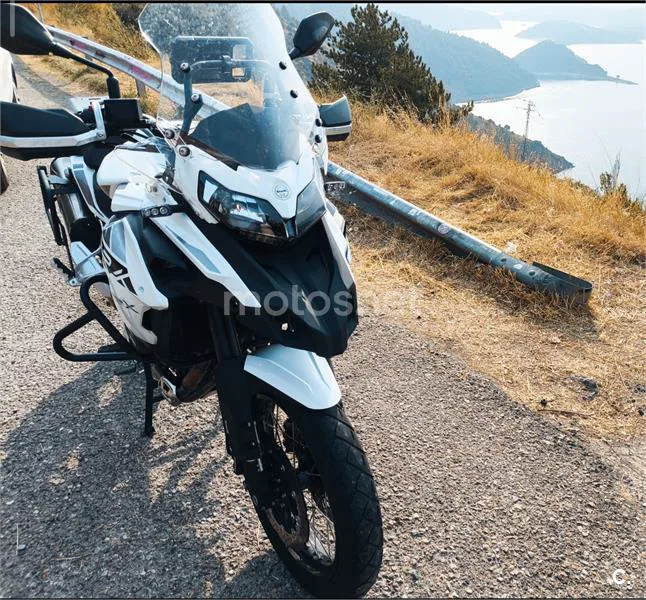 Benelli TRK 502 – Vista 2