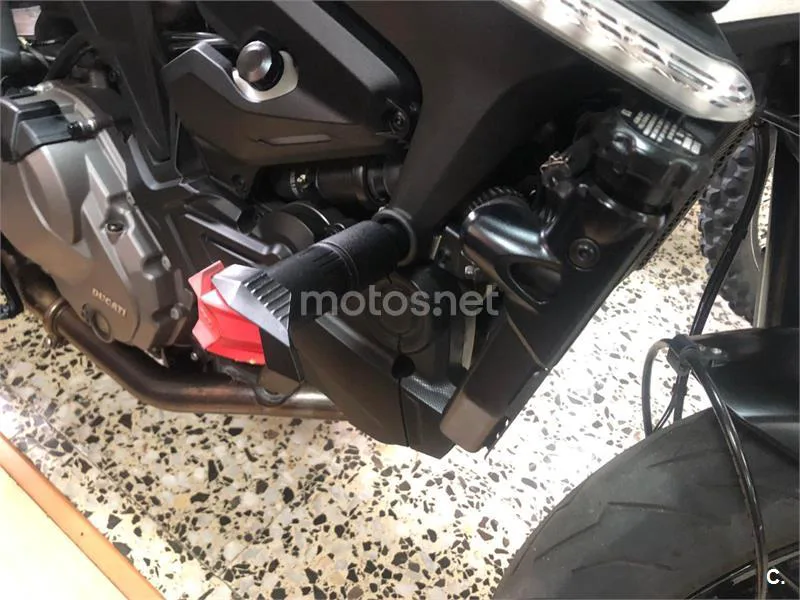 Ducati Monster – Vista 4