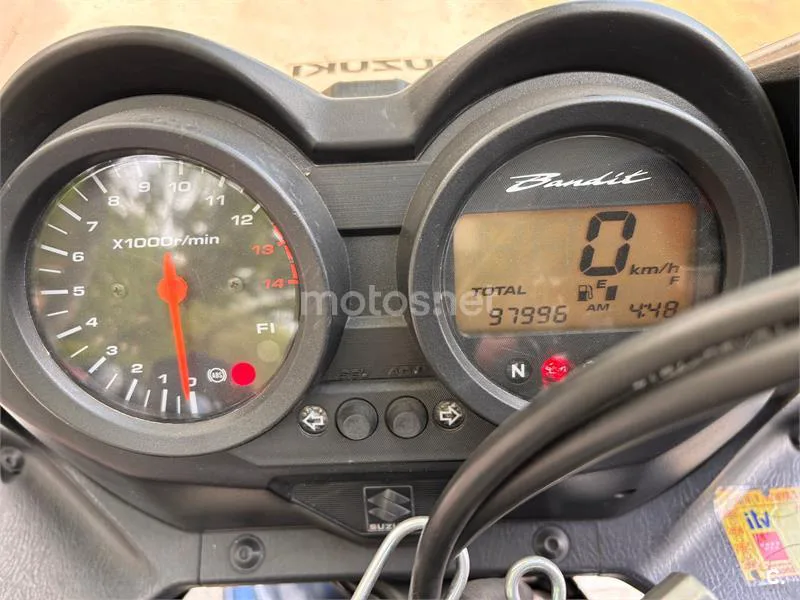 Suzuki Bandit 650 S – Vista 2