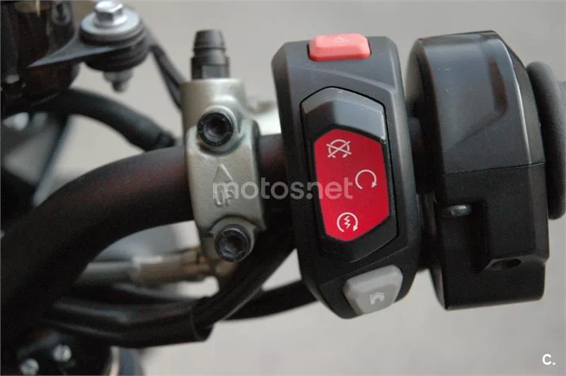 Triumph Street Triple – Vista 6