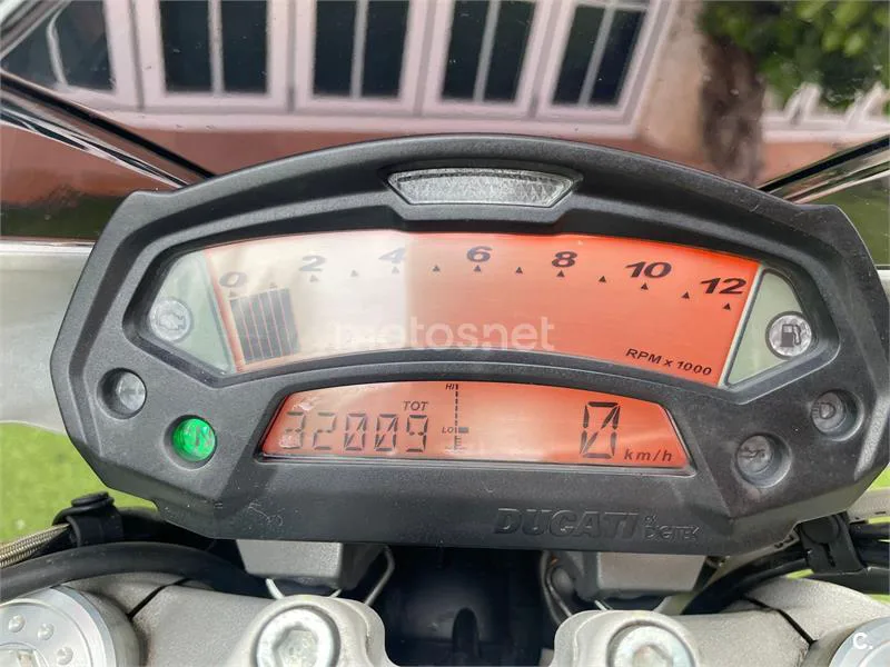 Ducati Monster 695 – Vista 5