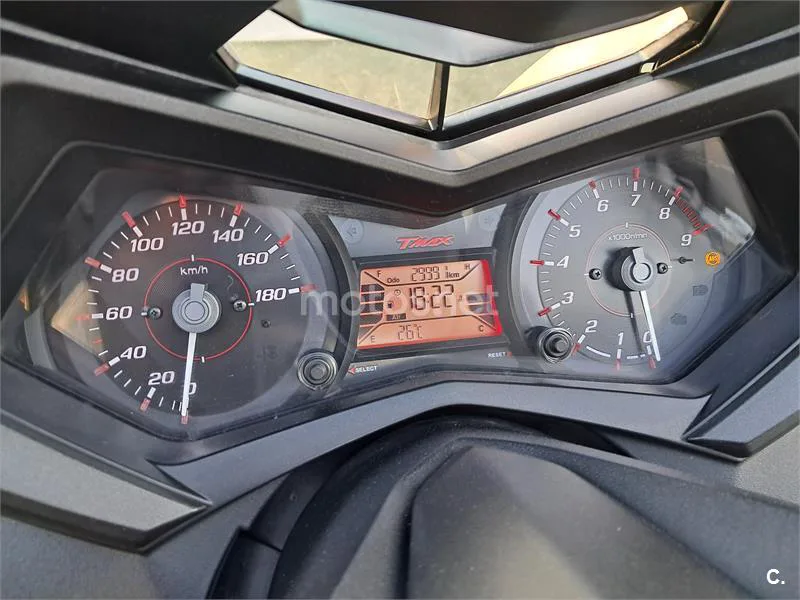 Yamaha TMAX 530 – Vista 10