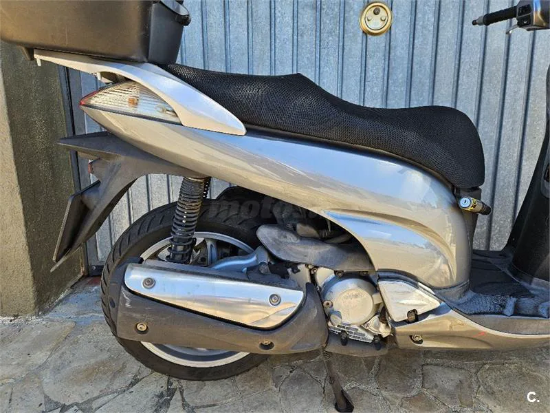 Honda SH300i – Vista 4